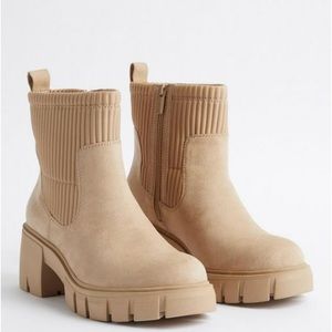 Chelsea Bootie - Faux Leather Beige